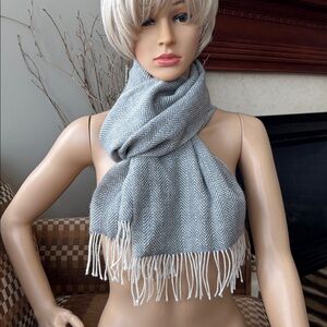 100% Baby Alpaca Gray Herringbone Fringe Hand Woven Wrap Scarf Winter Peru
